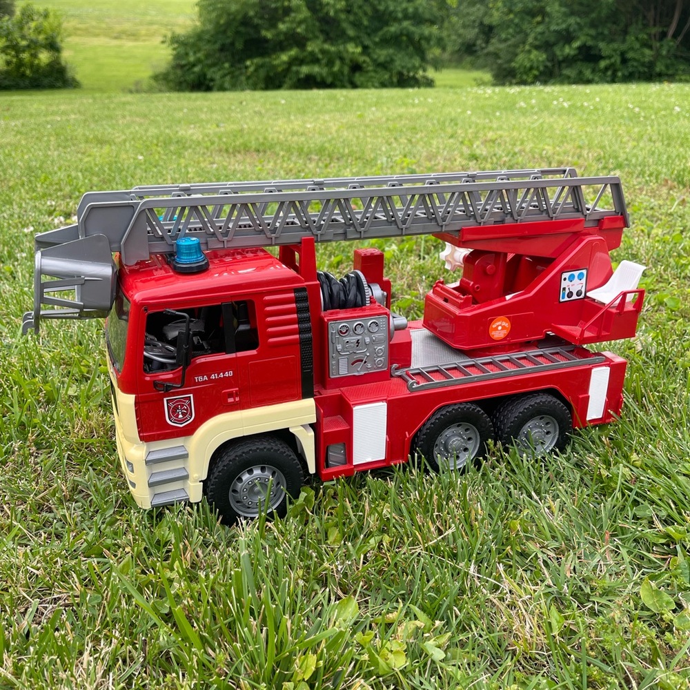 BRUDER Fire Truck w/ Ladder, water pump, hose, & lights